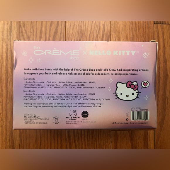 Limited Edition The Creme Shop x Hello Kitty 3D Aromatherapy Bath Bombs - Picture 2 of 2